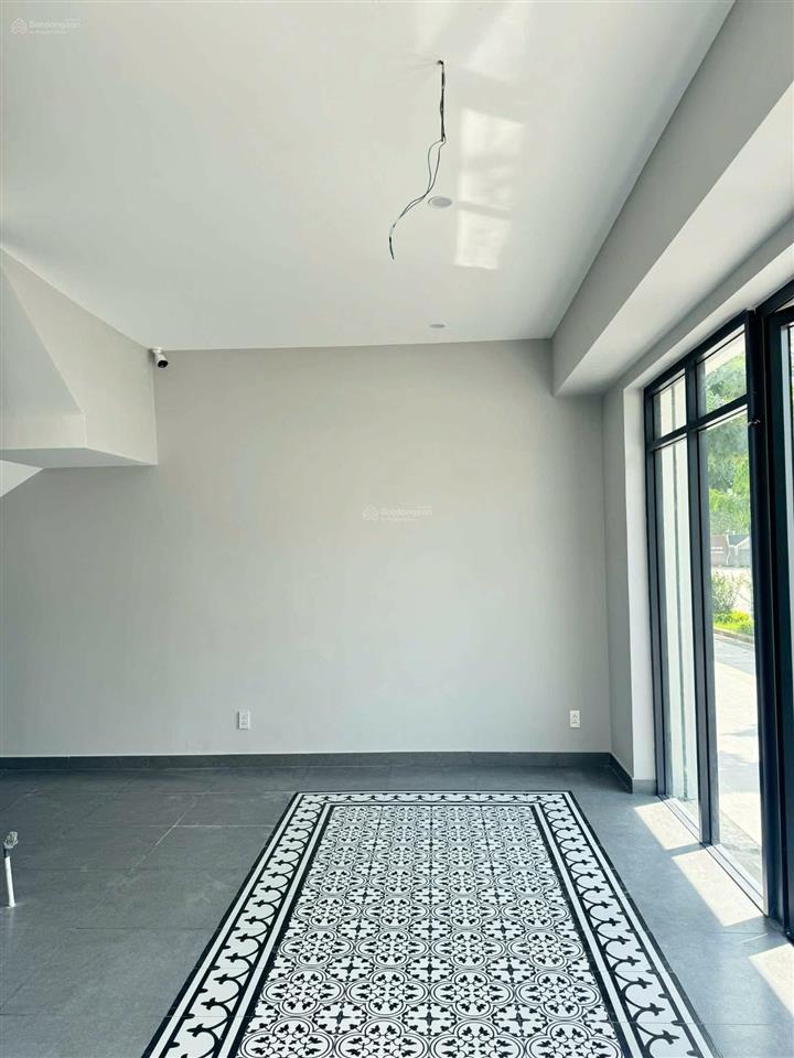 Cho thuê nhà căn góc mặt tiền bùi thị xuân ngang 8.5m x 19m rộng rãi ở gia đình giá 40tr!