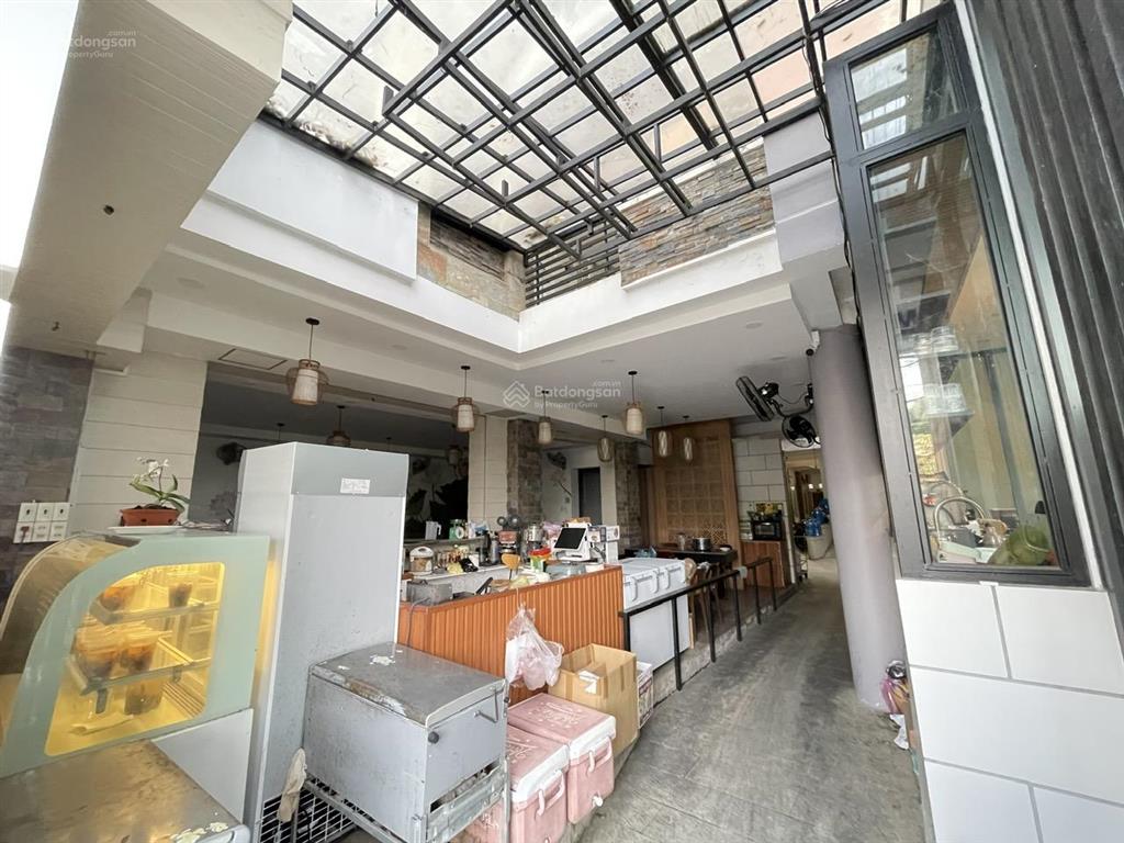 Mặt tiền hẻm 51 bán nhanh ngang 10m có hơn 30 phòng trọ