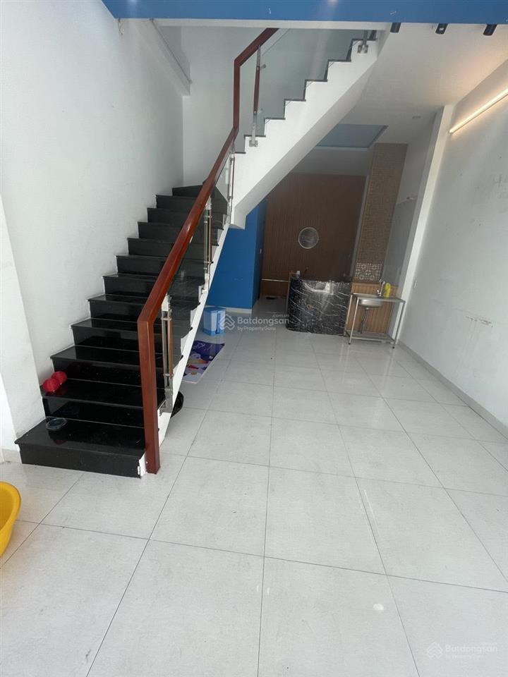 Bán nhà đầu hẻm khu 51 trệt lầu mới đang cho thuê