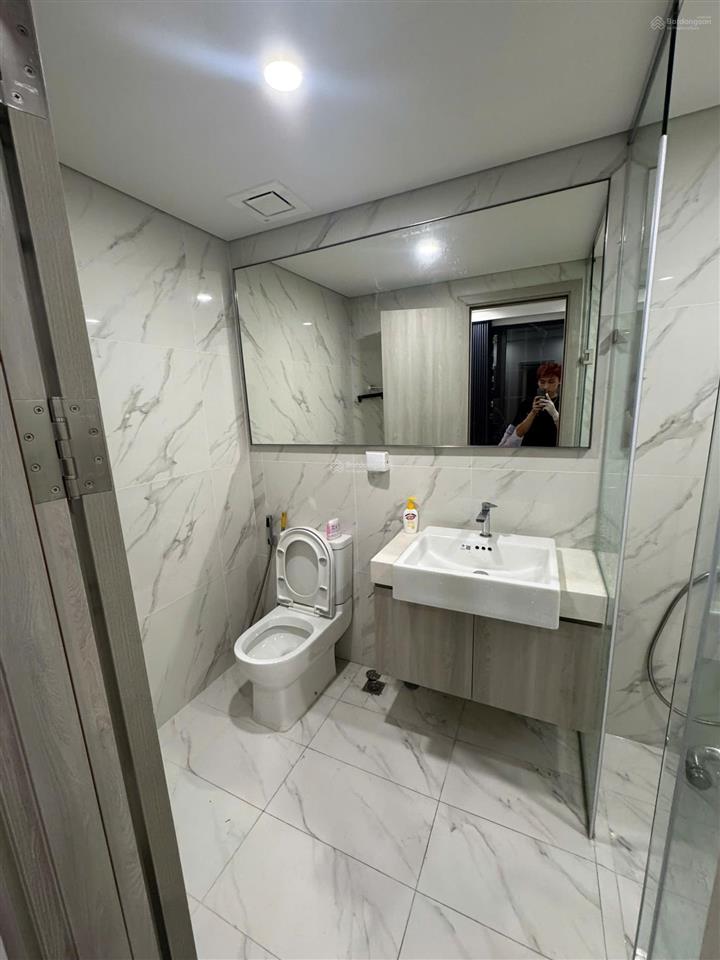 Chính chủ bán căn 2 ngủ 61.83m ở masterise khu đô thị smartcity tòa b diện căn b2920.  0911 992 ***