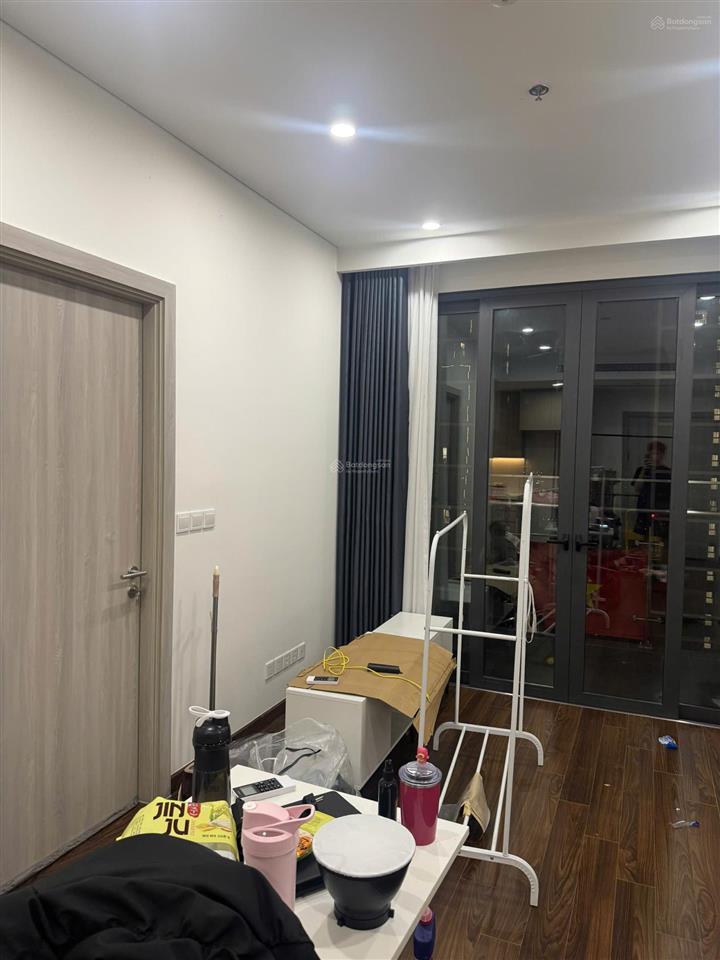 Chính chủ bán căn 2 ngủ 61.83m ở masterise khu đô thị smartcity tòa b diện căn b2920.  0911 992 ***