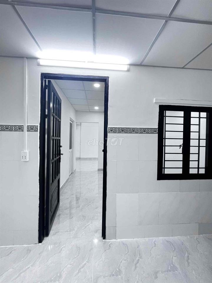 Cho thuê nhà đường 30 phường linh đông 3pn , 3wc, sân rộng 100m2