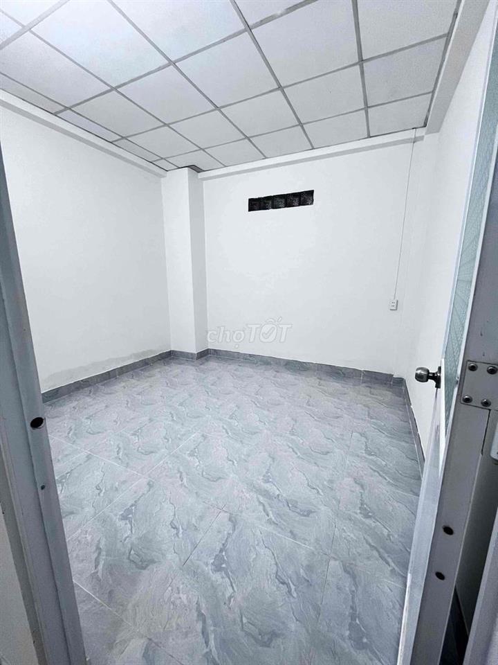 Cho thuê nhà đường 30 phường linh đông 3pn , 3wc, sân rộng 100m2