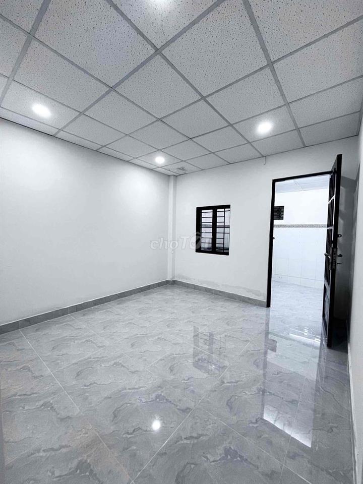 Cho thuê nhà đường 30 phường linh đông 3pn , 3wc, sân rộng 100m2