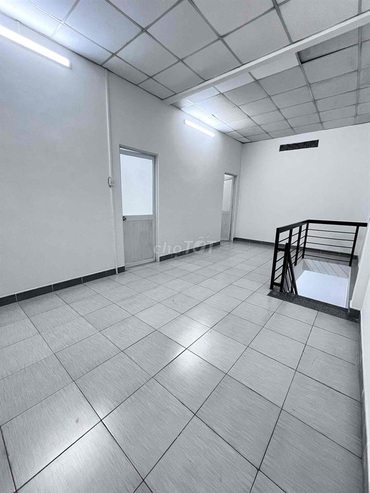 Cho thuê nhà đường 30 phường linh đông 3pn , 3wc, sân rộng 100m2