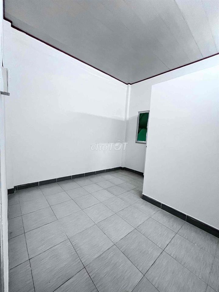 Cho thuê nhà đường 30 phường linh đông 3pn , 3wc, sân rộng 100m2