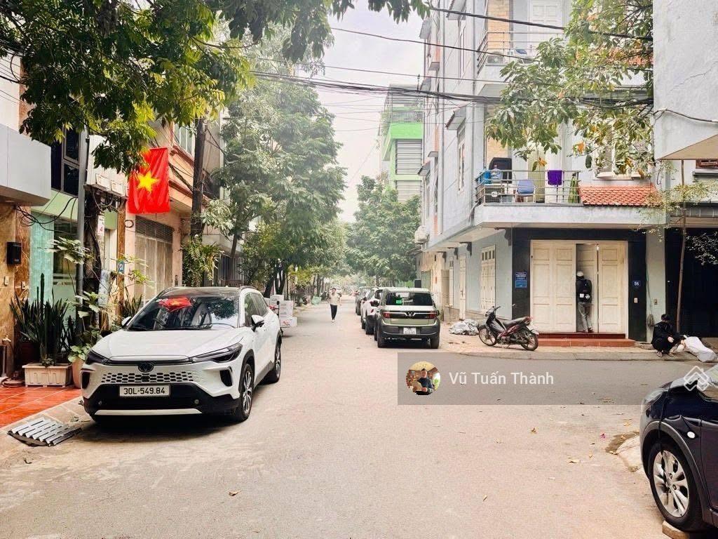 Hàng hiếmchỉ quanh 11 tỷ sở hữu nhà 5 tầng phân lô vỉa hè 3 oto tránh kđt văn quánkinh doanh