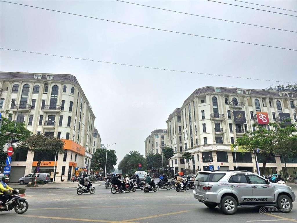 Giảm 3 tỷ bán gấp liền kề 7 tầng tại himlam vạn phúc2 mặt đường oto tránhgiá rẻ nhất khu98m33tỷ