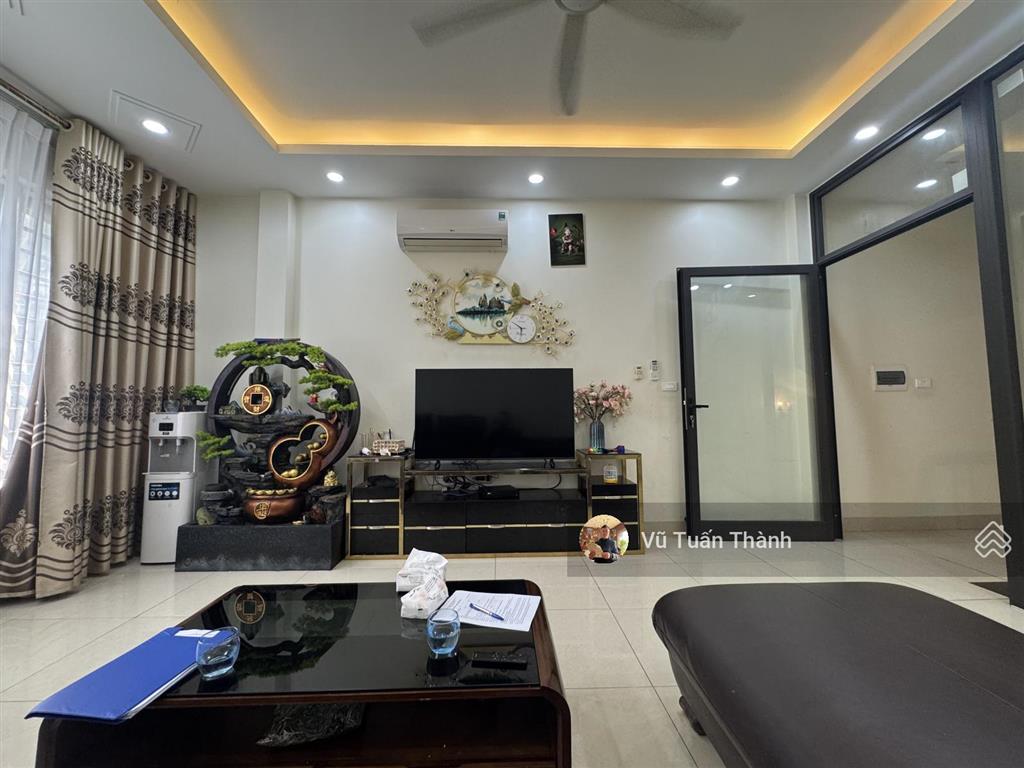 Vô cùng hiếmrẻ nhất nguỵ như kon tumphân lô vỉa hè oto tránh đỗ1 nhà ra mặt phố50m2 chỉ 12.5 tỷ