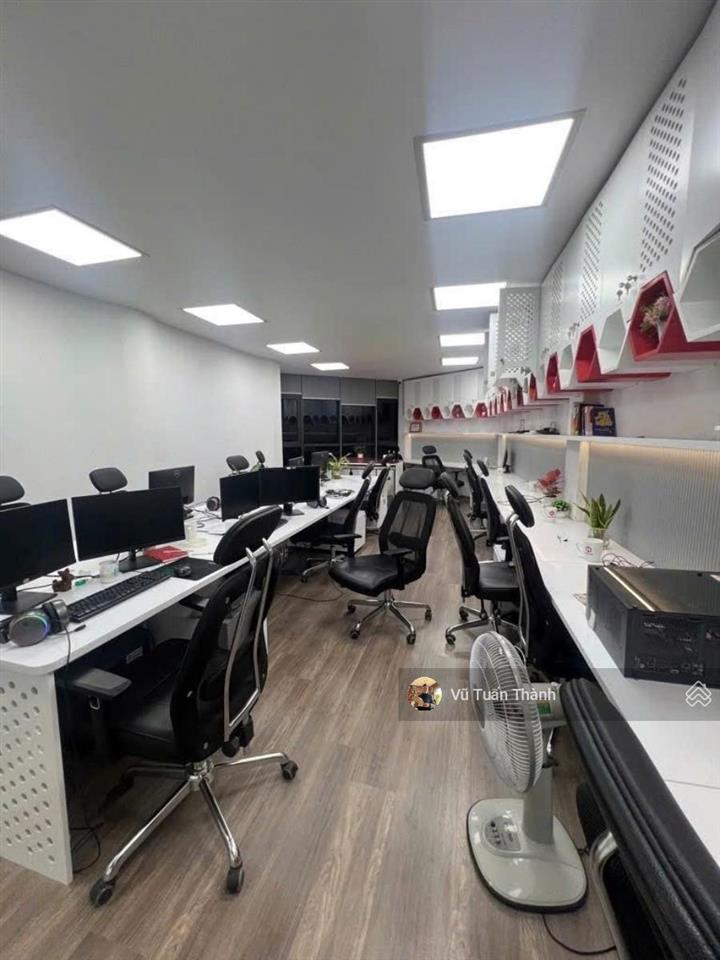 Ko có căn thứ 2 quanh 22 tỷ sở hữu nhà 5 tầng thang máy mặt phố đỗ đức dục kinh doanh sầm uất, 52m2