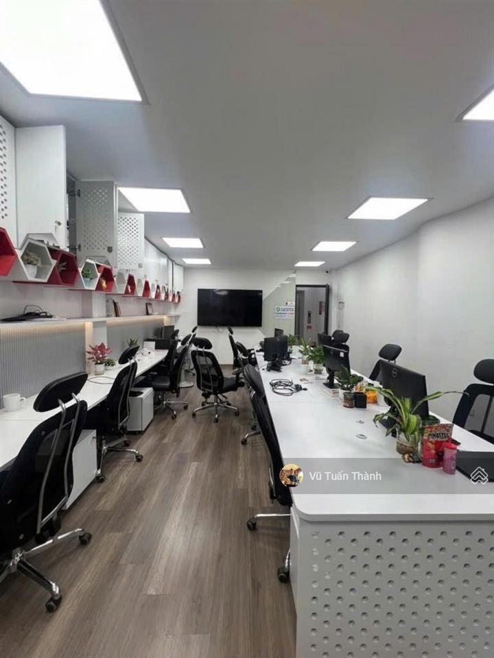 Ko có căn thứ 2 quanh 22 tỷ sở hữu nhà 5 tầng thang máy mặt phố đỗ đức dục kinh doanh sầm uất, 52m2