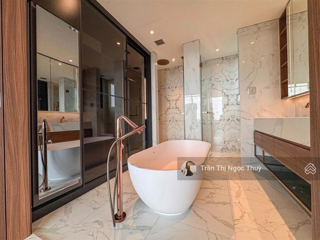 Bán 3 phòng ngủ 56tỷ view sài gòn hoa lệ 152m2  0934 456 *** thuy tran