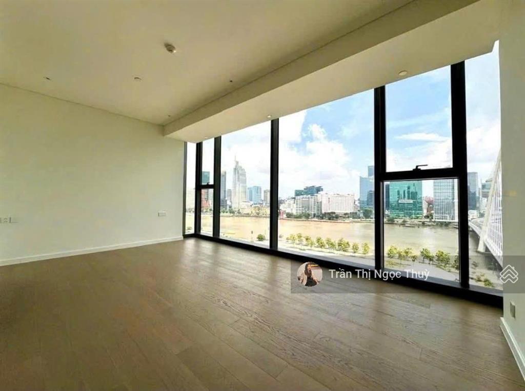 Cho thuê the opera metropole 4pn view sông & pháo hoa rực rỡ.  0934 456 *** thuy tran