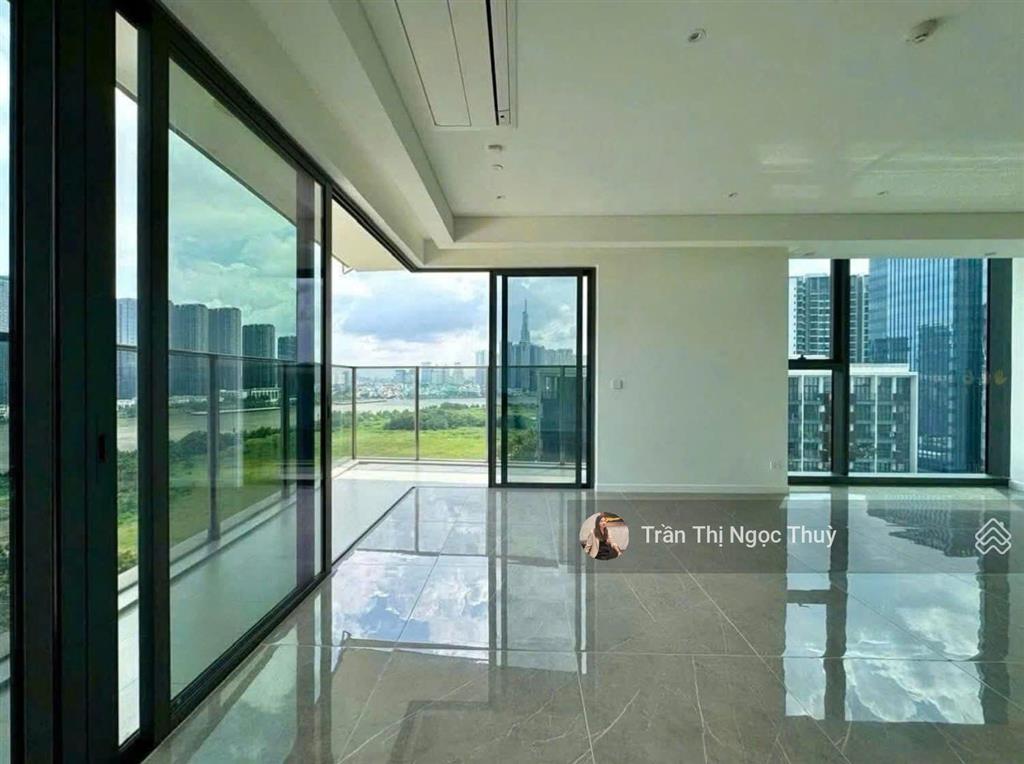 Cho thuê the opera metropole 4pn view sông & pháo hoa rực rỡ.  0934 456 *** thuy tran