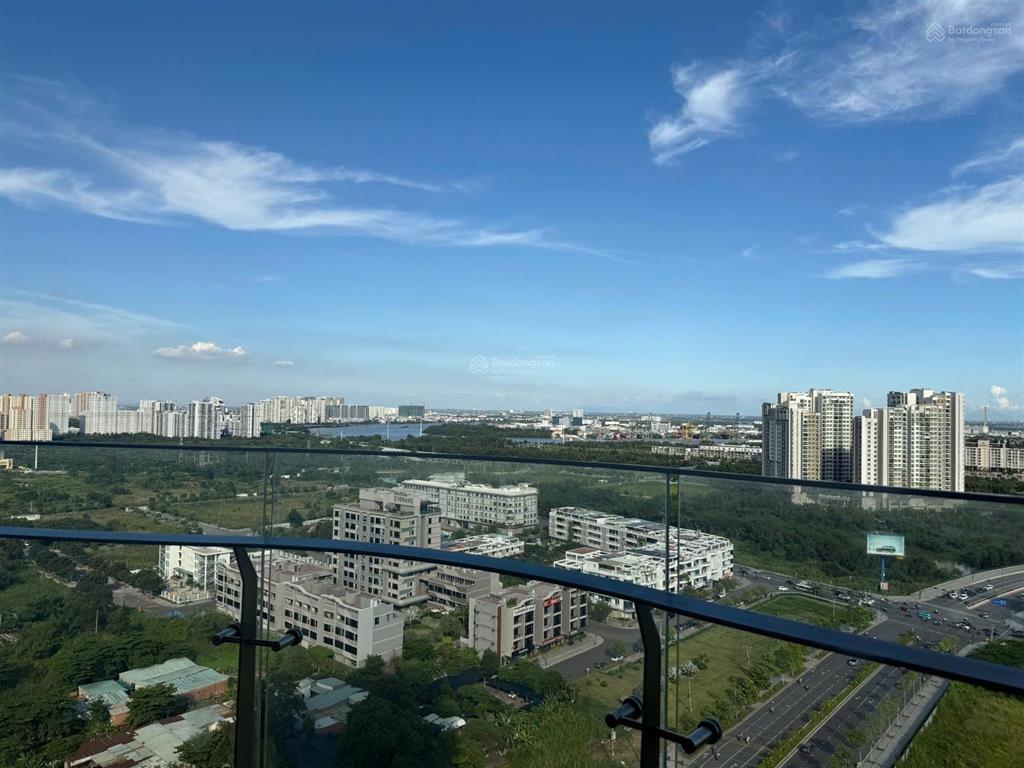 Bán 4 phòng ngủ 200m2 view trung tâm tài chính quốc tế suát nước ngoài 0934 456 *** thuy tran