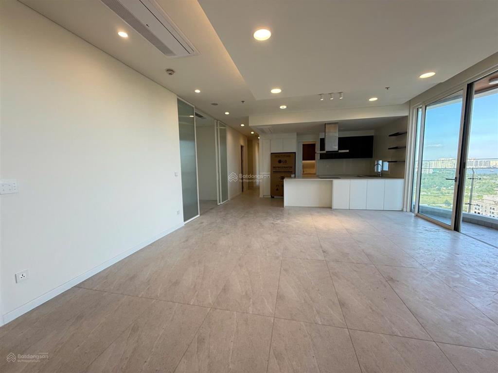Bán 4 phòng ngủ 200m2 view trung tâm tài chính quốc tế suát nước ngoài 0934 456 *** thuy tran