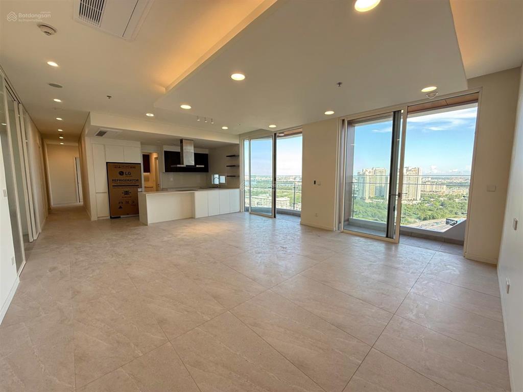 Bán 4 phòng ngủ 200m2 view trung tâm tài chính quốc tế suát nước ngoài 0934 456 *** thuy tran