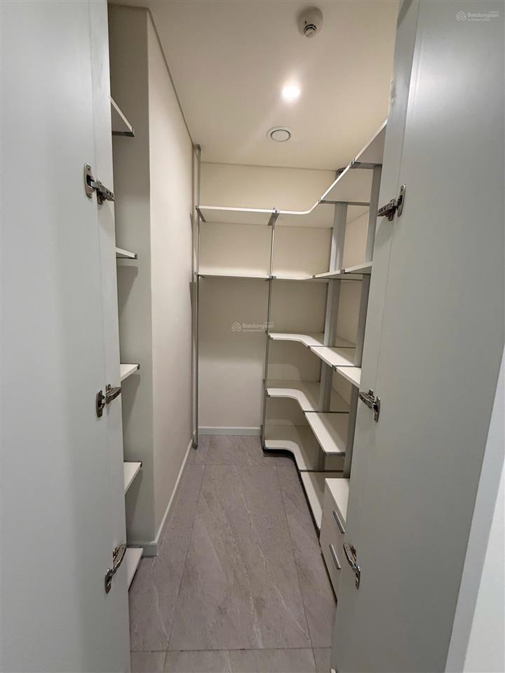 Bán 4 phòng ngủ 200m2 view trung tâm tài chính quốc tế suát nước ngoài 0934 456 *** thuy tran