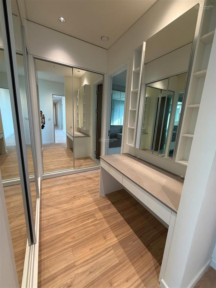 Bán 4 phòng ngủ 200m2 view trung tâm tài chính quốc tế suát nước ngoài 0934 456 *** thuy tran
