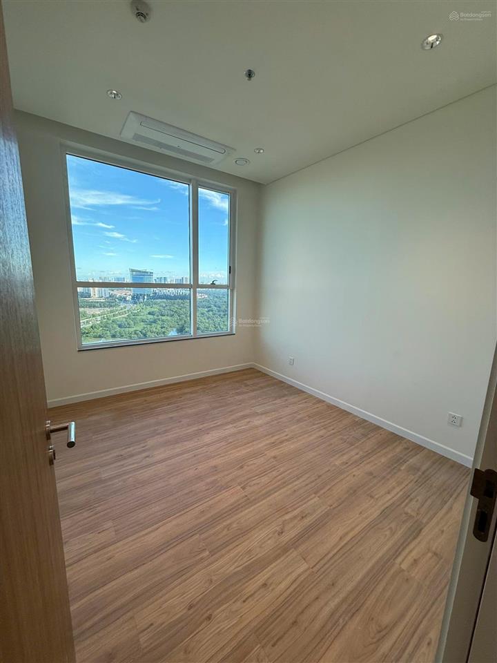 Bán 4 phòng ngủ 200m2 view trung tâm tài chính quốc tế suát nước ngoài 0934 456 *** thuy tran