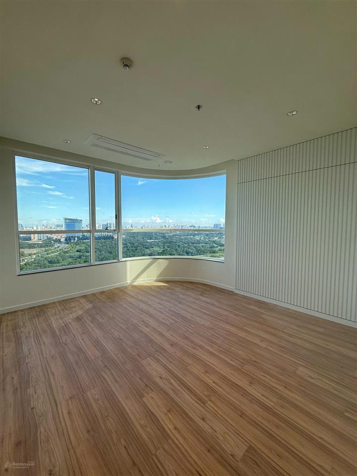 Bán 4 phòng ngủ 200m2 view trung tâm tài chính quốc tế suát nước ngoài 0934 456 *** thuy tran
