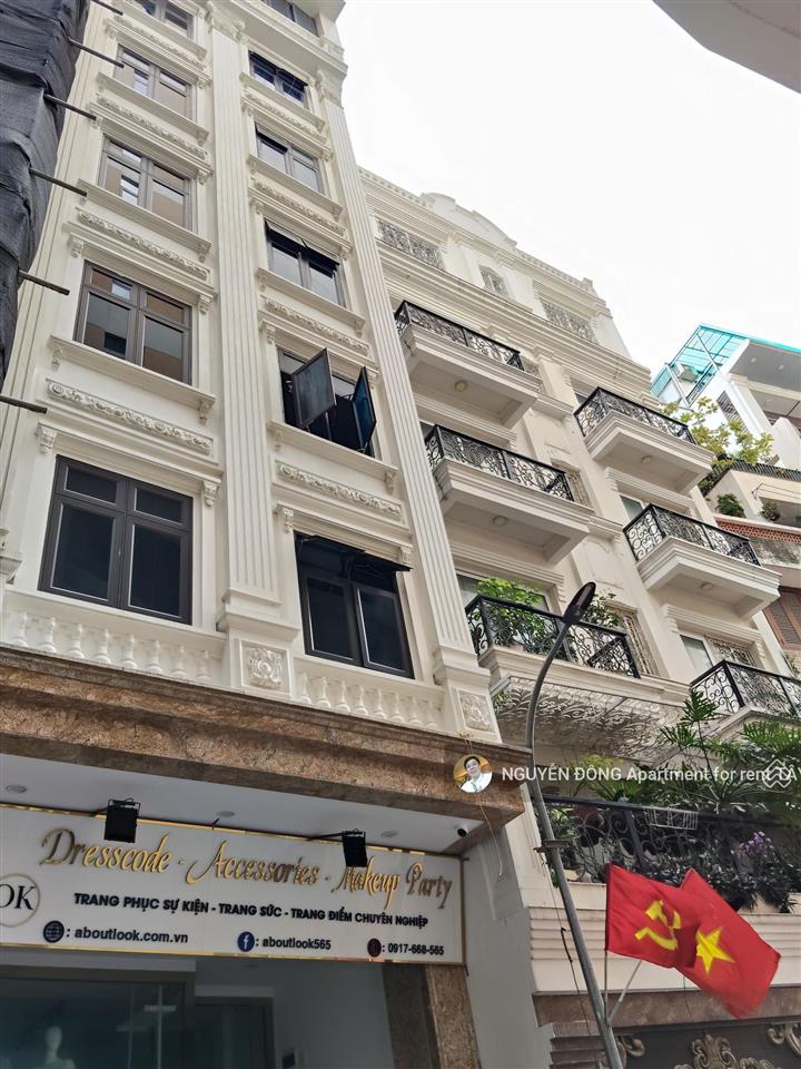 Bán căn hộ apartment 130m2, 8t, lô góc, ô tô tránh, phường tây hồ 57 tỷ