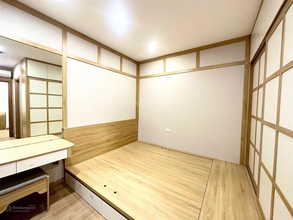 Bán căn hộ 2ngủ full nội thất đẹp, chủ làm cho con đi nước ngoài về nhưng không ở đến, giá tốt