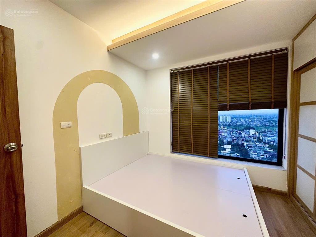 Bán căn hộ 2ngủ full nội thất đẹp, chủ làm cho con đi nước ngoài về nhưng không ở đến, giá tốt