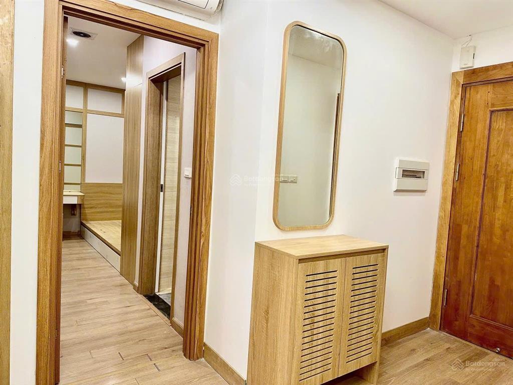 Bán căn hộ 2ngủ full nội thất đẹp, chủ làm cho con đi nước ngoài về nhưng không ở đến, giá tốt