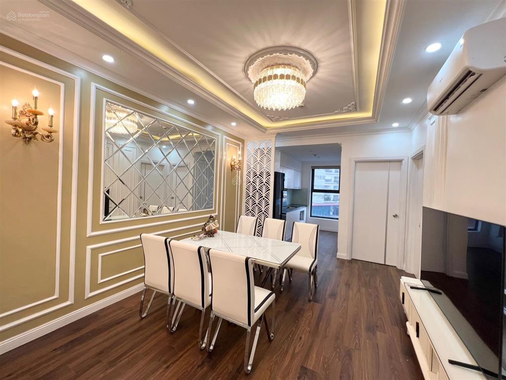 Giá 3,x tỷ căn hộ 2pn x 2vs nhà đẹp, tâm huyết. nội thất đầy đủ khách mua về chỉ việc ở