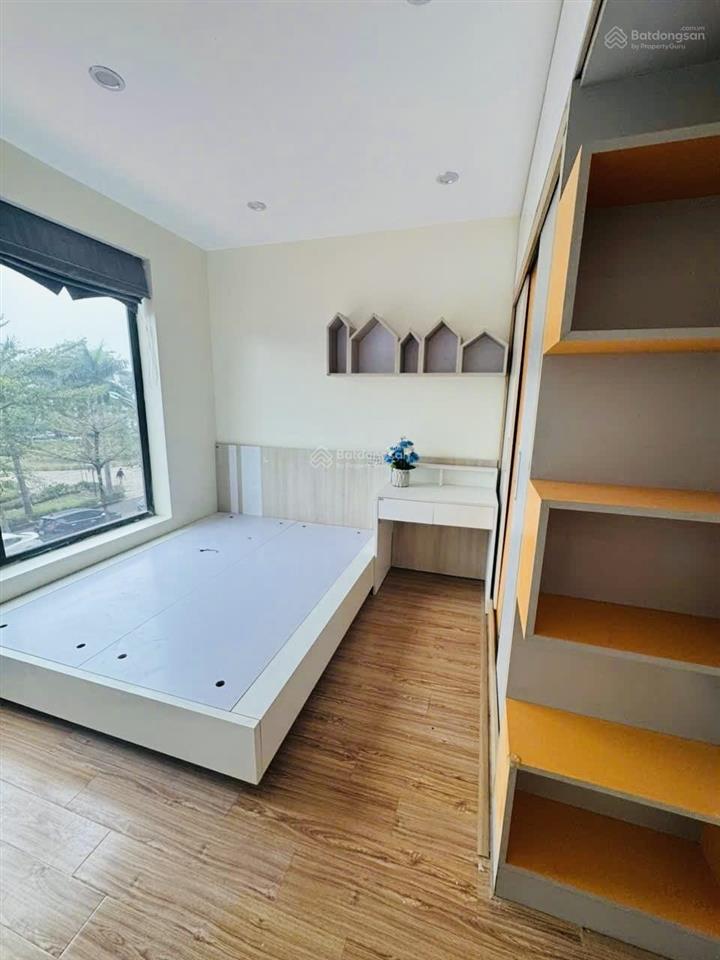 Cho thuê căn hộ 68m2 view công viên, nội thất đầy đủ, ưu tiên hộ gia đình ký hđ lâu dài