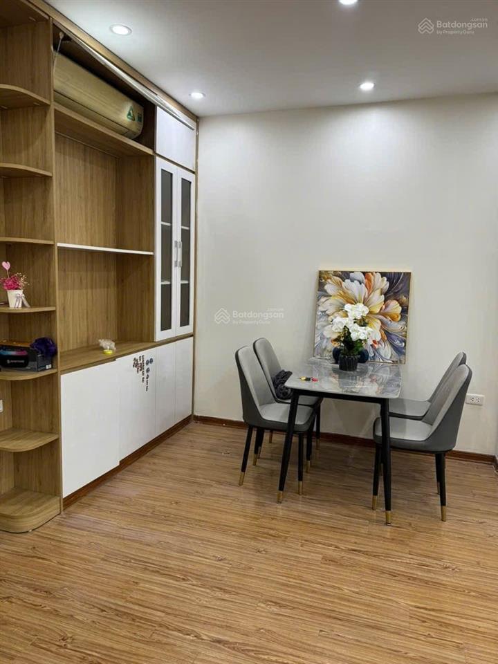 Cho thuê căn hộ 68m2 view công viên, nội thất đầy đủ, ưu tiên hộ gia đình ký hđ lâu dài