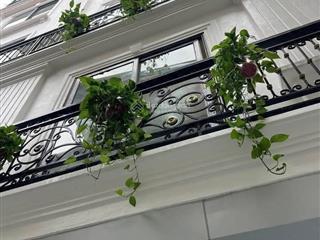 Mình cần bán gấp nhà hồ tùng mậu 10,2 tỷ (cách ô tô 50m) nhà 5 tầng 39m² làm việc chính chủ khôn