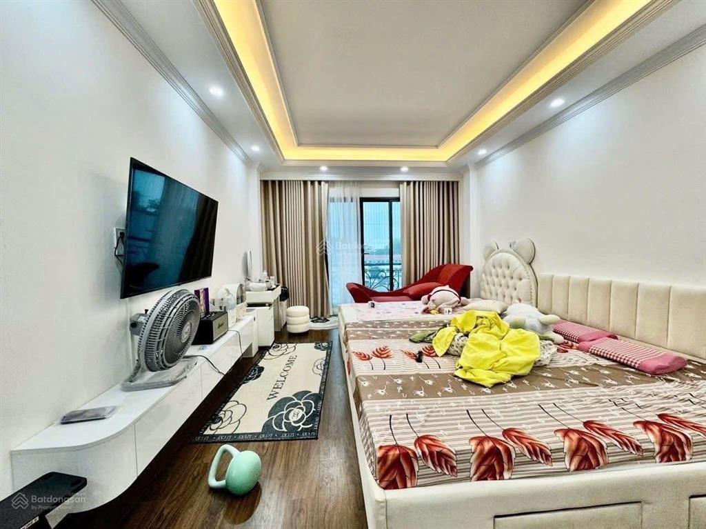 Chính chủ cần bán nhà cầu giấy 9.6 tỷ ( cách ô tô 50m ) nhà 5 tầng 38m2 làm việc chính chủ