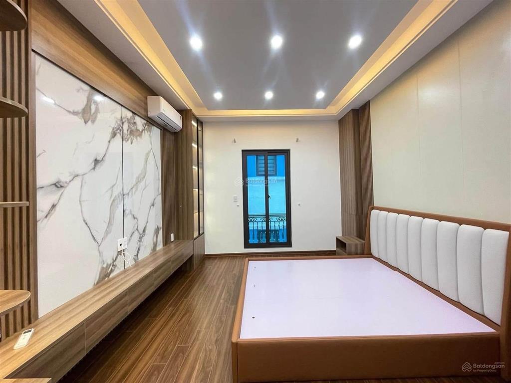 Chính chủ cần bán gấp nhà hồ tùng mậu 10.. tỷ ( cách ô tô 50m ) nhà 5 tầng 39m2 làm việc chính chủ
