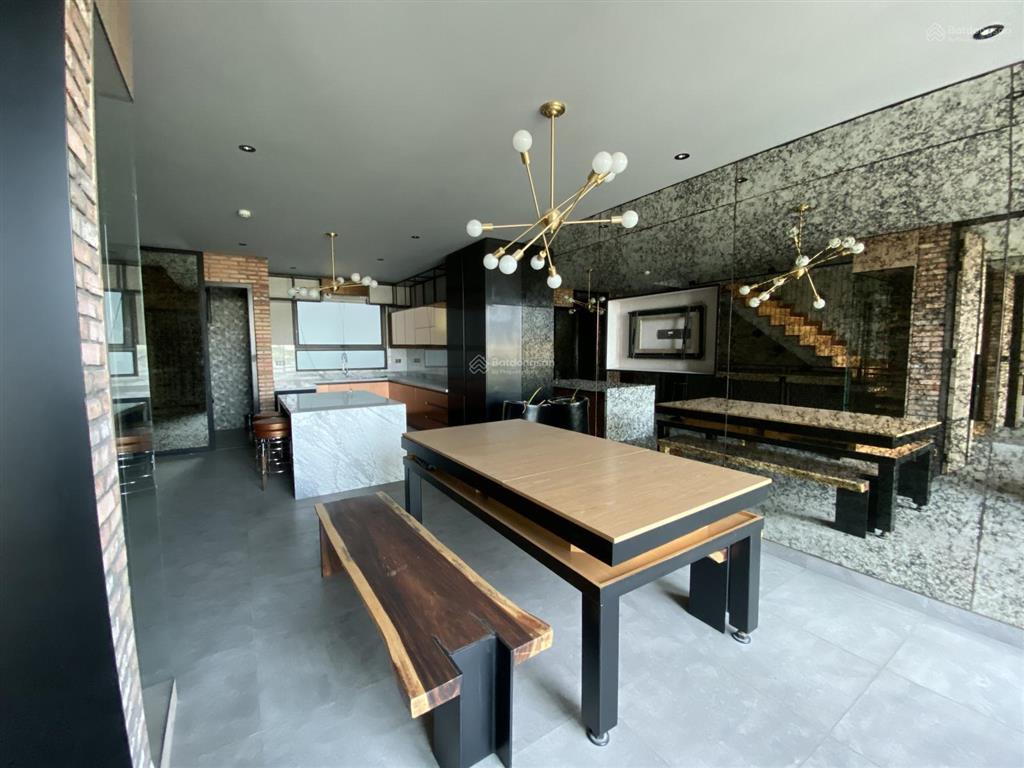 Cho thuê hoặc bán shophouse đầy đủ nội thất, có thang máy (chính chủ)