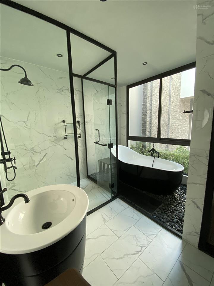 Cho thuê hoặc bán shophouse đầy đủ nội thất, có thang máy (chính chủ)
