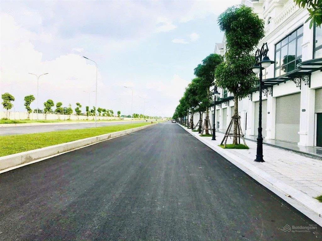 Bán gấp liền kề 15 tỷ full đồ sẵn hđ thuê  song lập 150m2 giá 24 tỷ   0886 064 ***