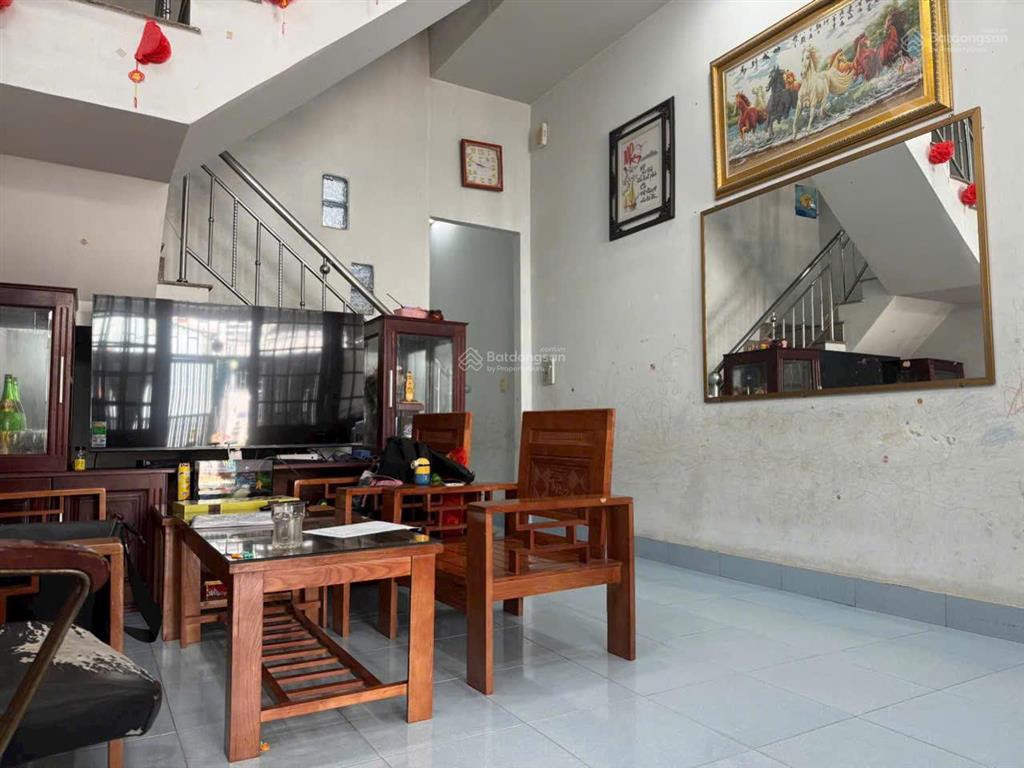 Bán nhà chỉ 8 tỷ dt 96m2 gần đỗ xuân hợp, vị trí đắc địa khu dân trí cao  an ninh