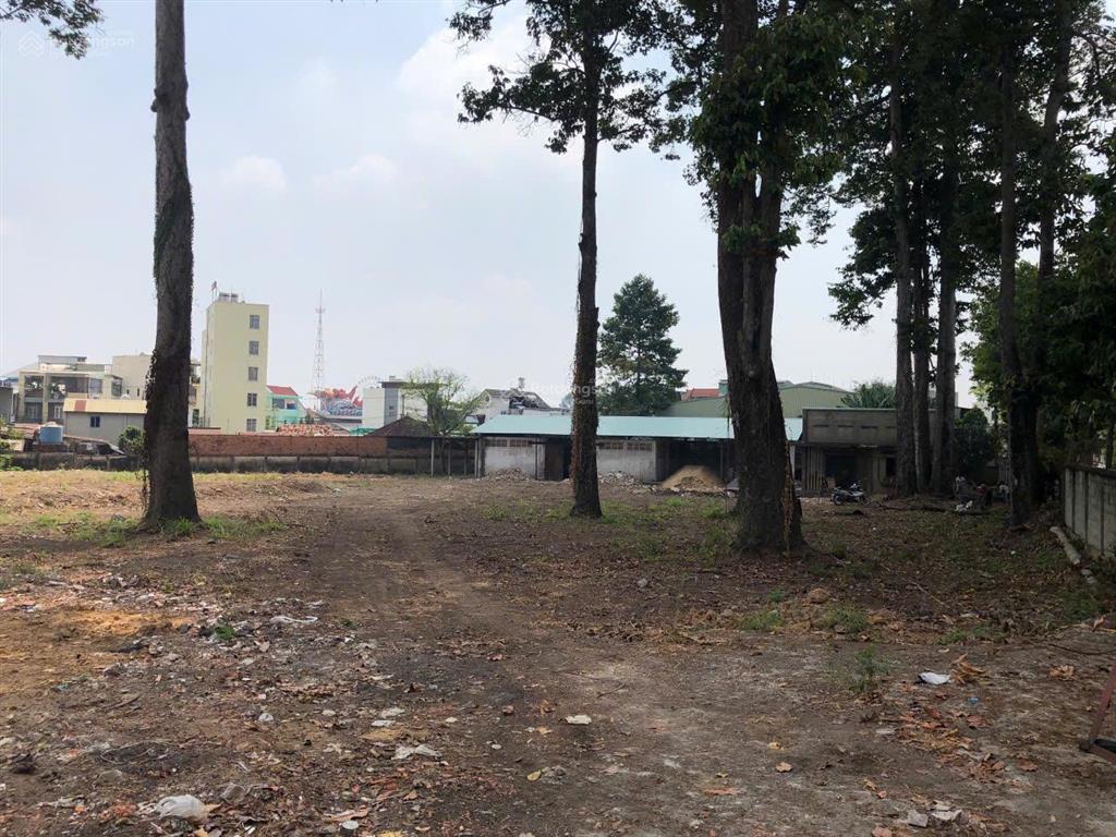 Cho thuê kho 4,548m2 phường tân phú  q9 cũ sát kdl suối tiên. giá 100tr/tháng