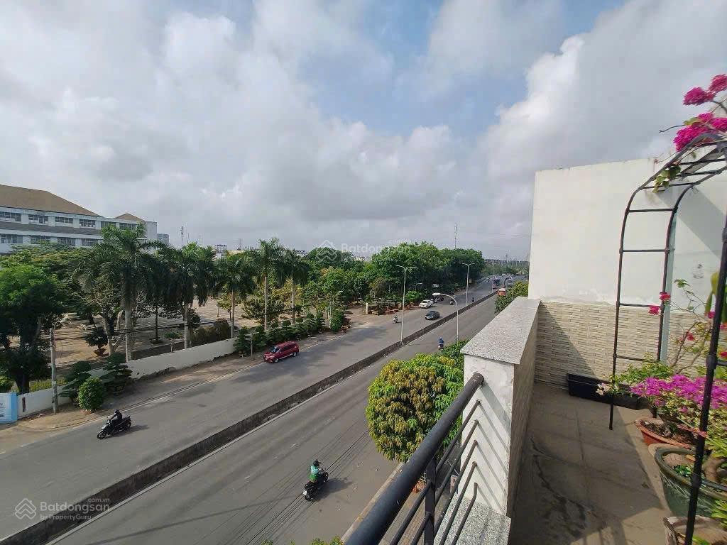 Bán nhà mặt tiền đường liên phường dt 5x20m, 1 trệt 2 lầu. giá 23,5 có tl