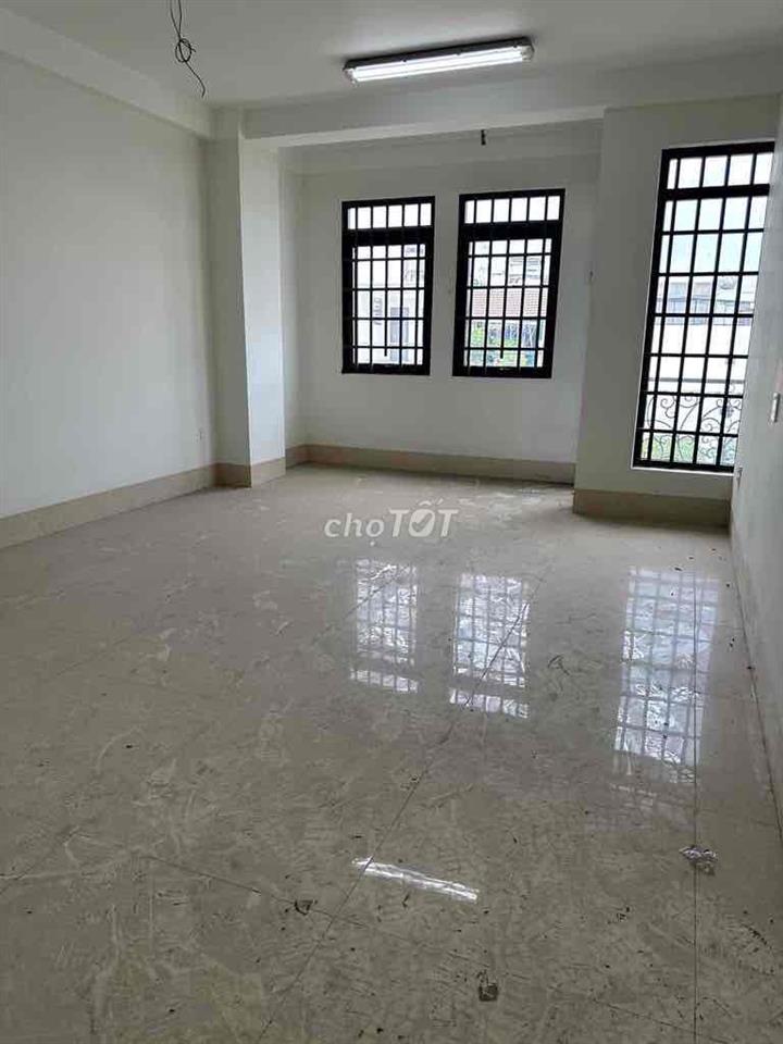 CHO THUÊ NHÀ MỚI XÂY, MẶT TIỀN ĐƯỜNG 23, P10, Q6