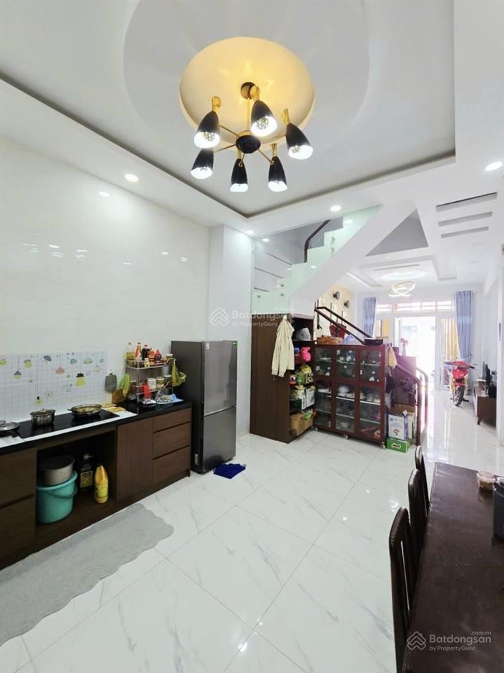 Nhà phố 59m2, 3 tầng, hoàn công đủ, đường ô tô 9m, gần chợ long phước. giá 5.25tỷ