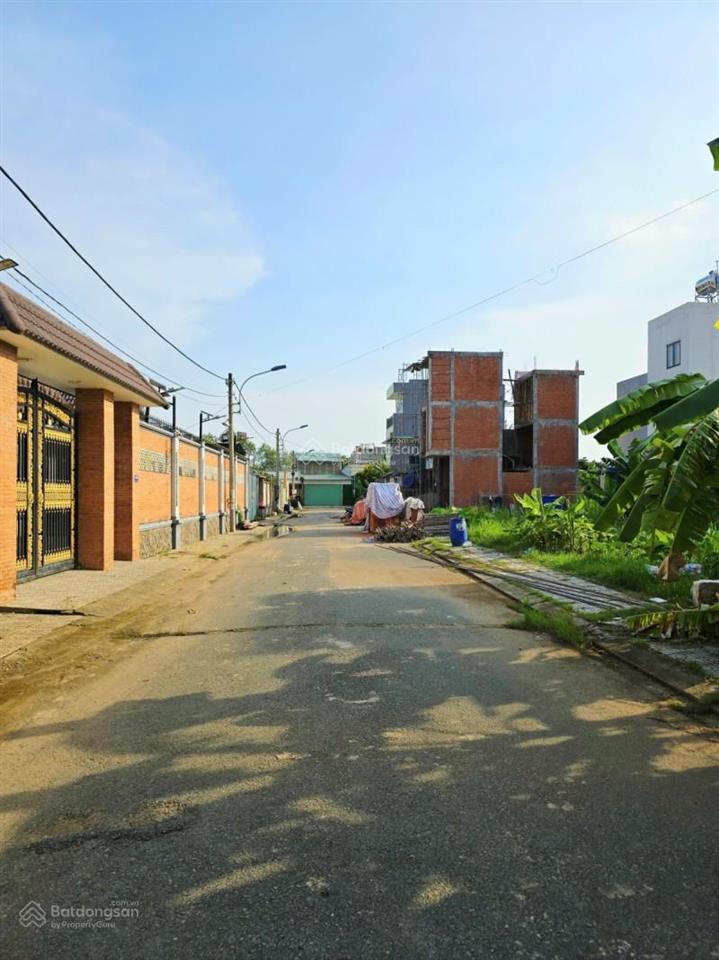 Nhà giá rẻ 3 tầng 71m2, đường trường lưu gần chợ long trường quận 9