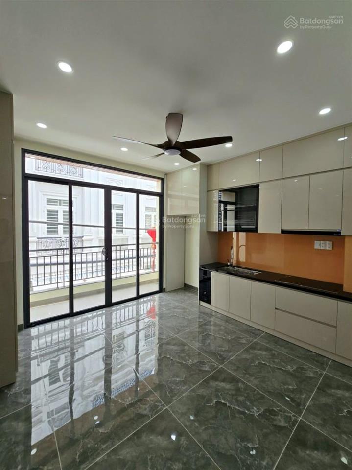 Nhà mới tinh 5 tầng, 4pn, hẻm xe hơi lã xuân oai, gần chợ lò lu, giá 6.9tỷ