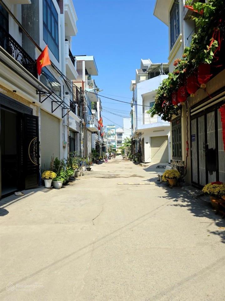 Nhà mới tinh 5 tầng, 4pn, hẻm xe hơi lã xuân oai, gần chợ lò lu, giá 6.9tỷ