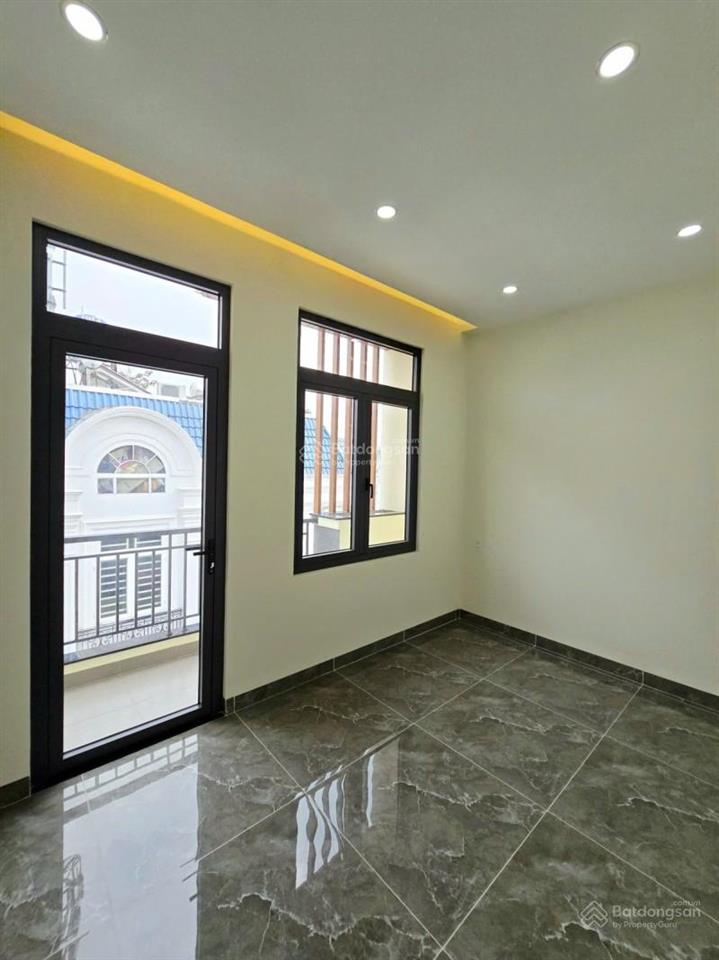 Nhà mới tinh 5 tầng, 4pn, hẻm xe hơi lã xuân oai, gần chợ lò lu, giá 6.9tỷ