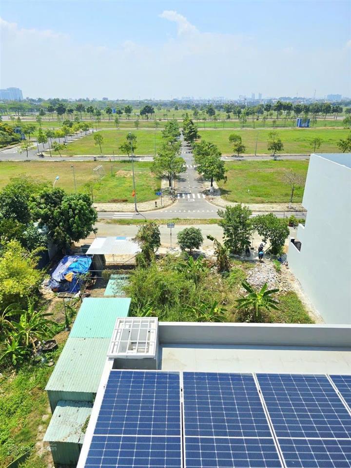 Giảm 400tr nhà phố 5 tầng, 9pn 182m2, kđt đông tăng long đường 9m giá 12.5 tỷ