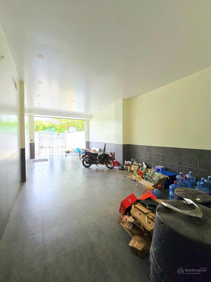 Giảm 400tr nhà phố 5 tầng, 9pn 182m2, kđt đông tăng long đường 9m giá 12.5 tỷ