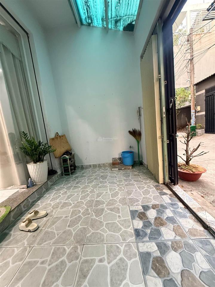 Nhà phố 3tầng hoàn công chuẩn gần chợ long trường q9